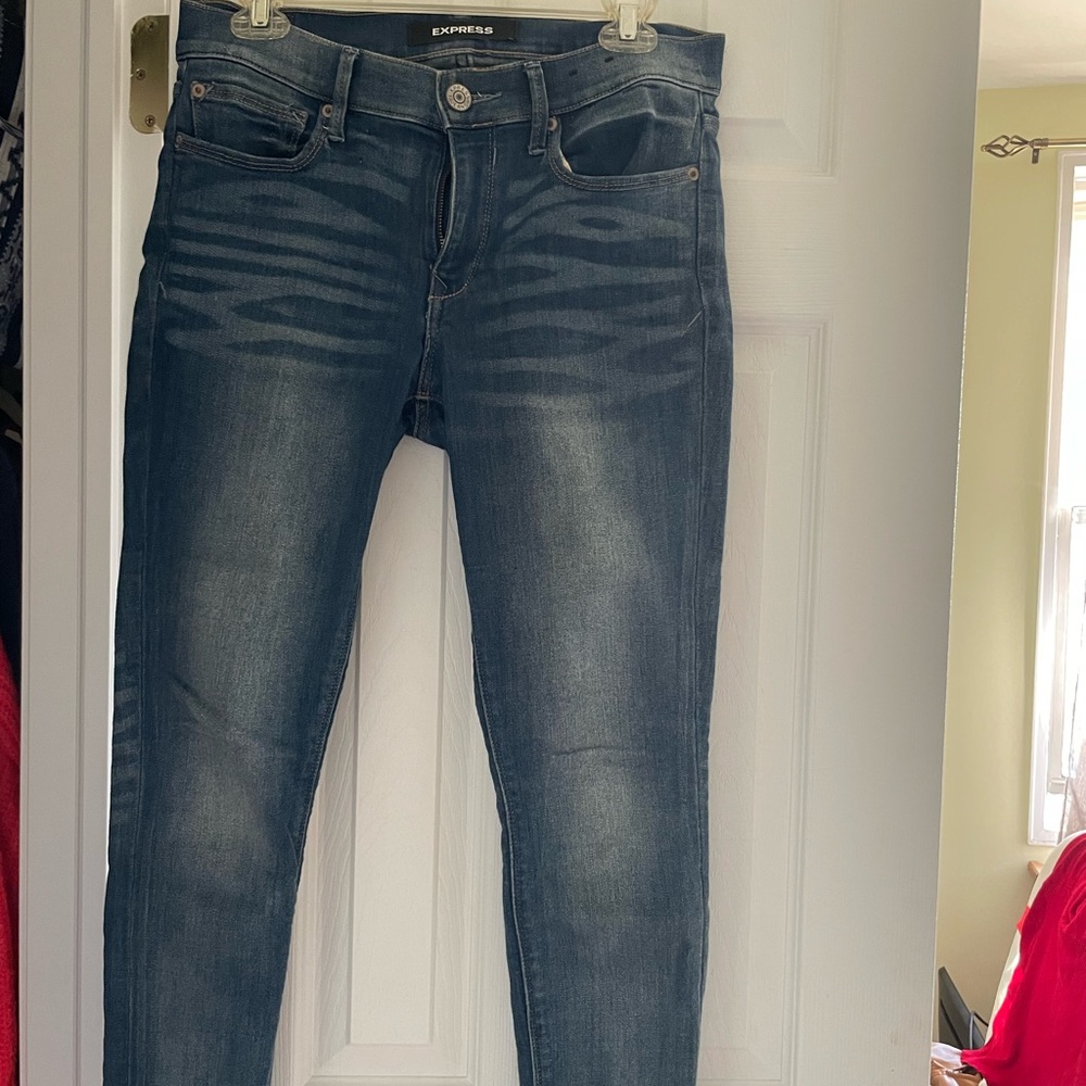 LIKE NEW!! Express Mid Rise Stretch Jean Legging  size 6S Short!